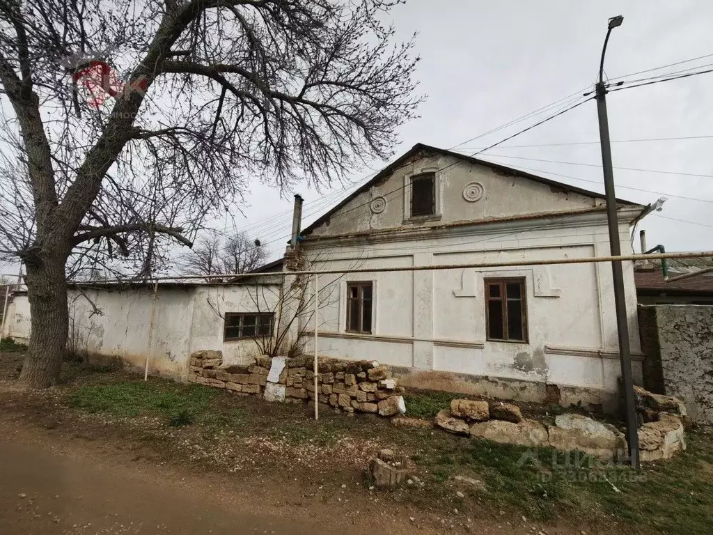 Дом в Крым, Сакский район, с. Уютное ул. Юрия Гагарина, 65 (85 м) - Фото 1