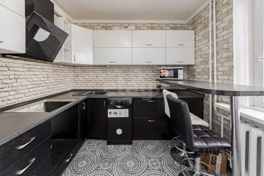 1-к кв. Тюменская область, Тюмень Широтная ул., 172к3 (43.2 м) - Фото 0