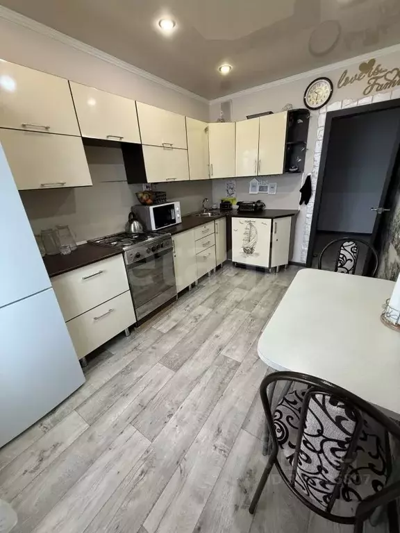 2-к кв. Татарстан, Альметьевск Алсу мкр, ул. Рината Галеева, 23 (53.6 ... - Фото 1