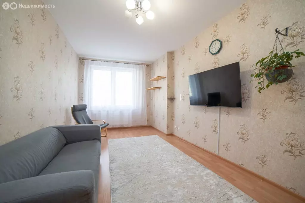 3-комнатная квартира: Екатеринбург, улица Павла Шаманова, 4 (75 м) - Фото 1