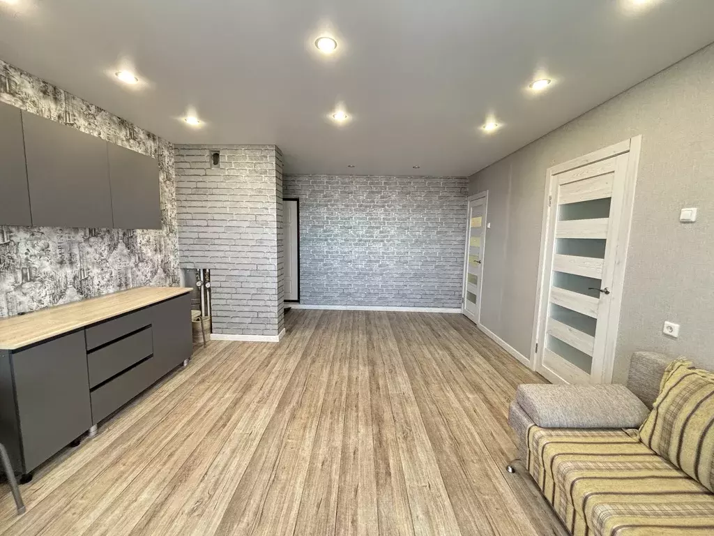 Продаётся 2-к квартира, 40.8 м - Фото 0