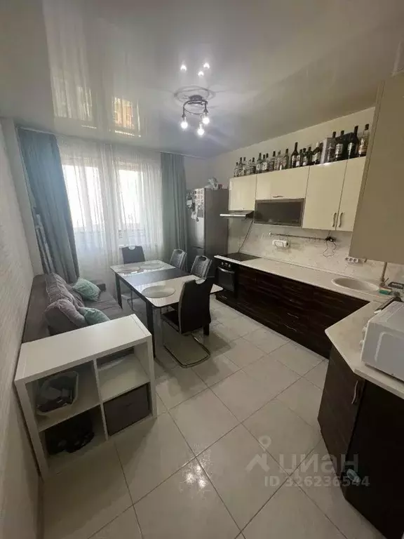 1-к кв. Краснодарский край, Краснодар Российская ул., 72/2 (50.0 м) - Фото 1