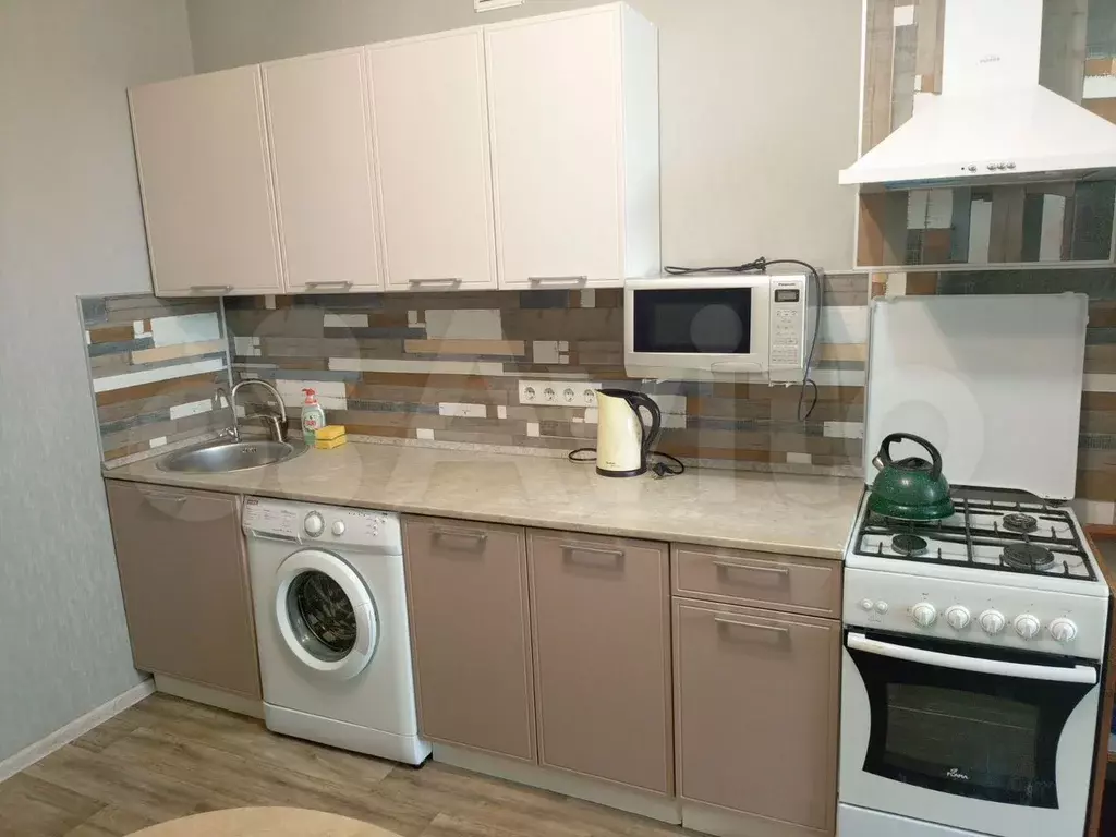 1-к. квартира, 40 м, 4/4 эт. - Фото 1