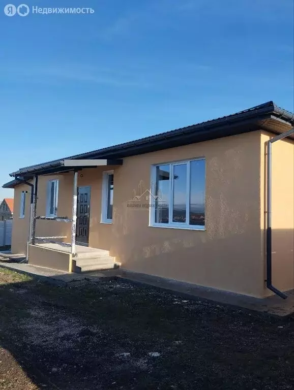 Дом в Пионерское, улица Фуата Аблямитова, 4 (100 м) - Фото 1