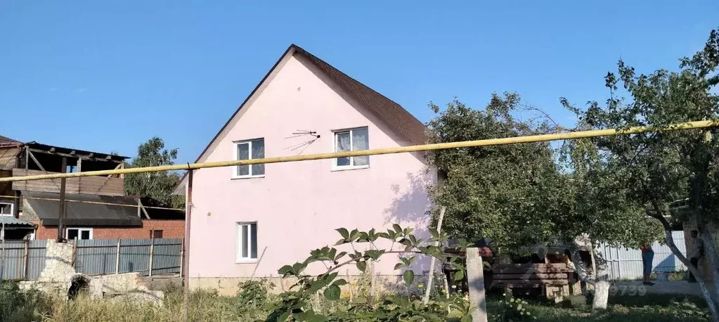 Дом в Саратовская область, д. Долгий Буерак ул. Центральная, 7 (132 м) - Фото 1