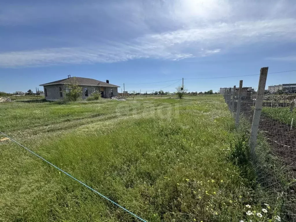 Участок в Крым, Сакский район, с. Ромашкино  (10.0 сот.) - Фото 1