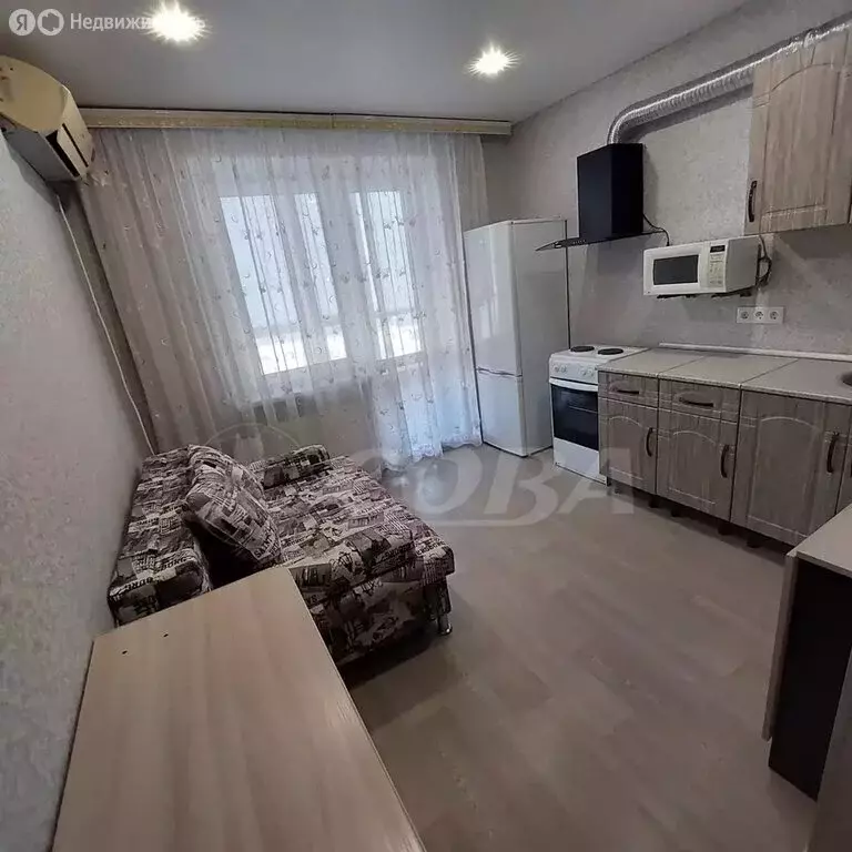 Квартира-студия: Тюмень, улица Новосёлов, 115 (17 м) - Фото 2