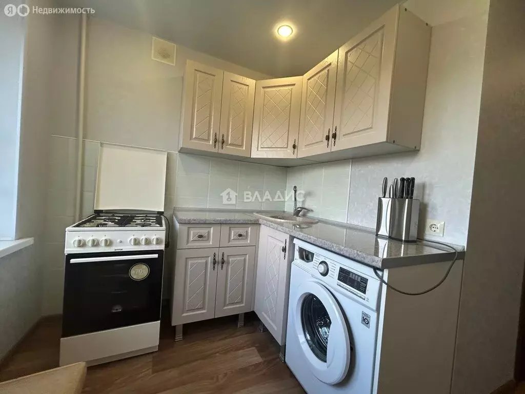 3-комнатная квартира: Волгоград, улица Фадеева, 43 (62.5 м) - Фото 1