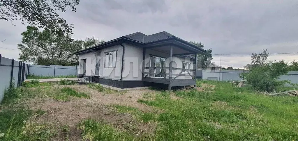 Дом в Хакасия, Усть-Абаканский район, с. Калинино ул. Лазурная (130 м) - Фото 1