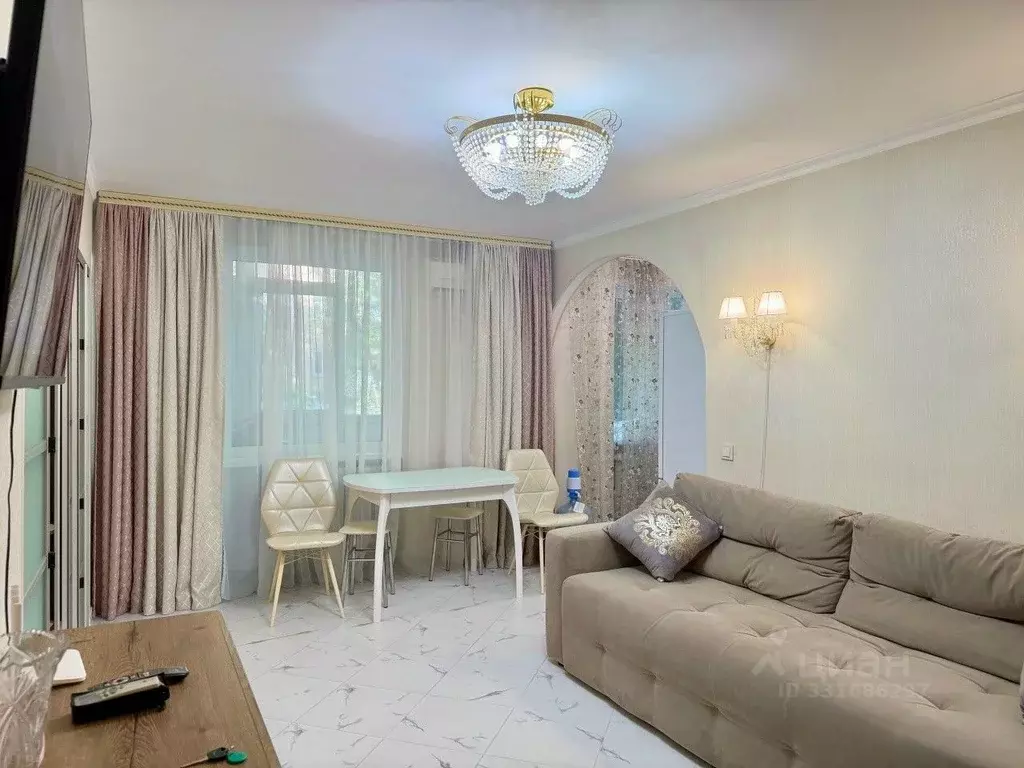 1-к кв. Крым, Симферополь просп. Кирова, 12 (42.0 м) - Фото 1