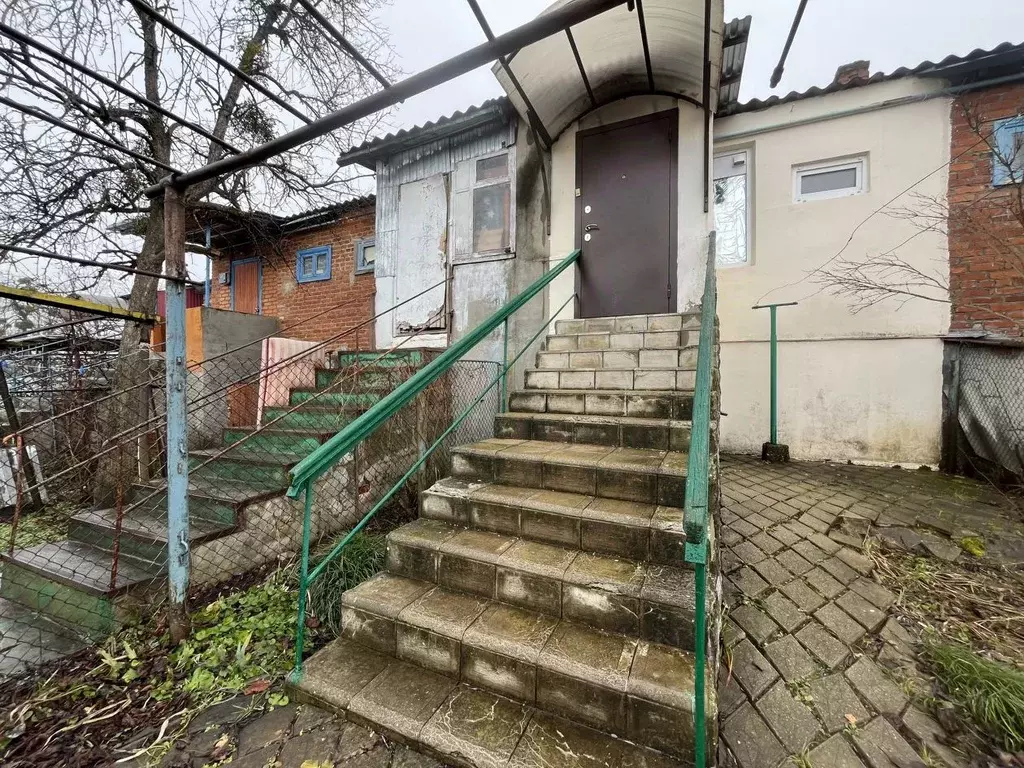 2-к кв. Краснодарский край, Апшеронский район, Нефтегорск пгт ... - Фото 2