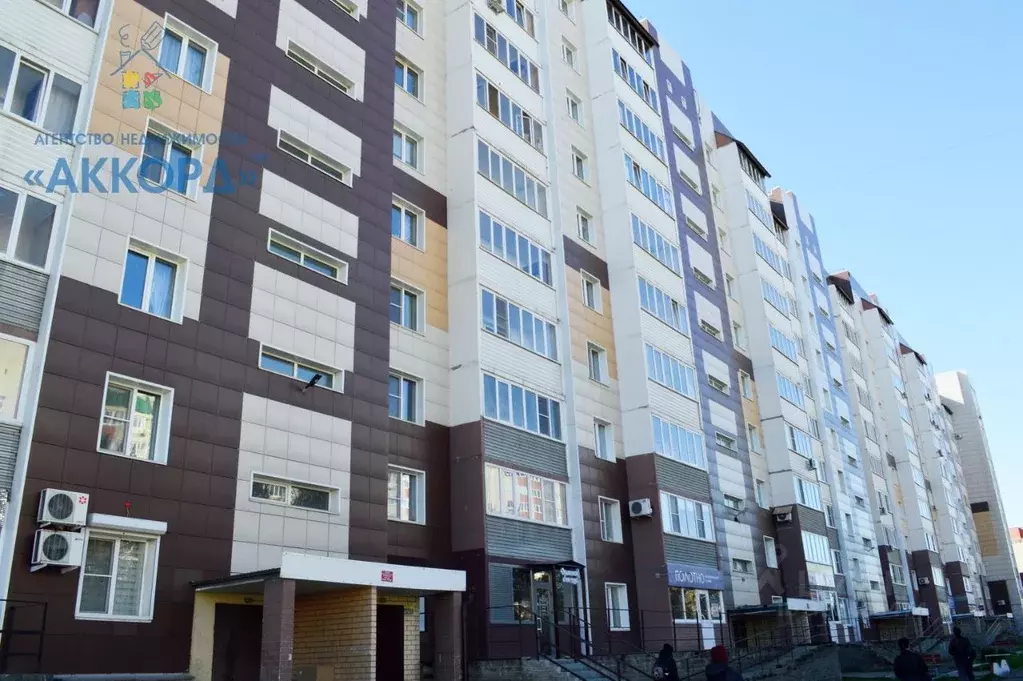 3-к кв. Алтайский край, Барнаул Балтийская ул., 13 (72.4 м) - Фото 1