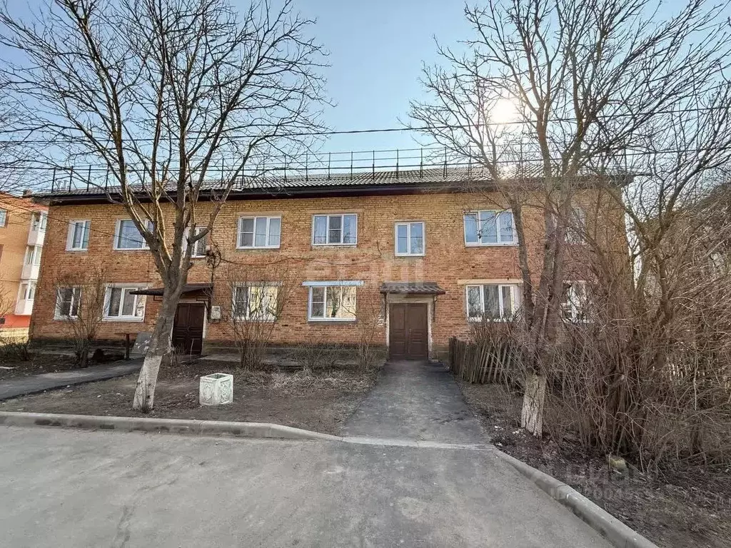 2-к кв. Калужская область, Жуков Калужская ул., 4 (35.8 м) - Фото 0