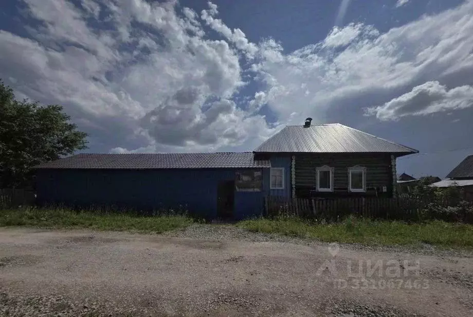 Дом в Пермский край, Александровск Яйва пгт, Набережная ул., 50 (30 м) - Фото 1