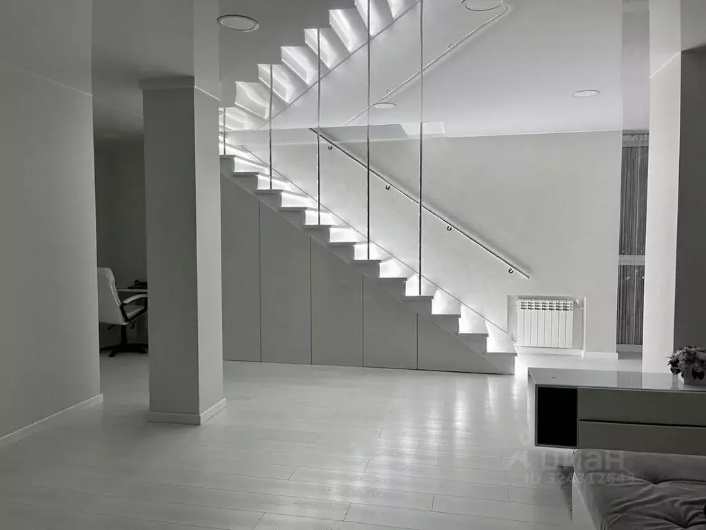 2-к кв. Омская область, Омск просп. Комарова, 15к1 (130.7 м) - Фото 2