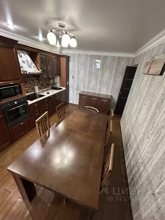 3-к кв. Саратовская область, Саратов ул. Имени С.Т. Разина, 54 (95.6 ... - Фото 0