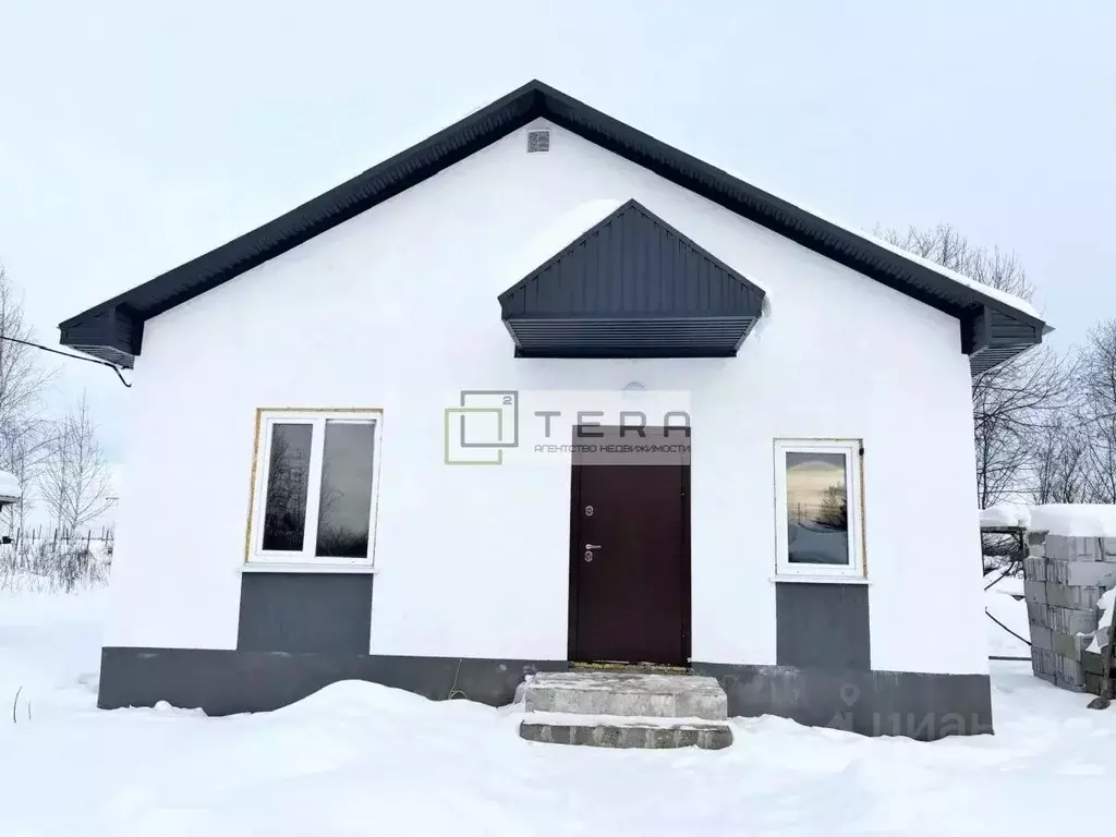 Дом в Башкортостан, Иглинский сельсовет, с. Иглино ул. ... - Фото 1