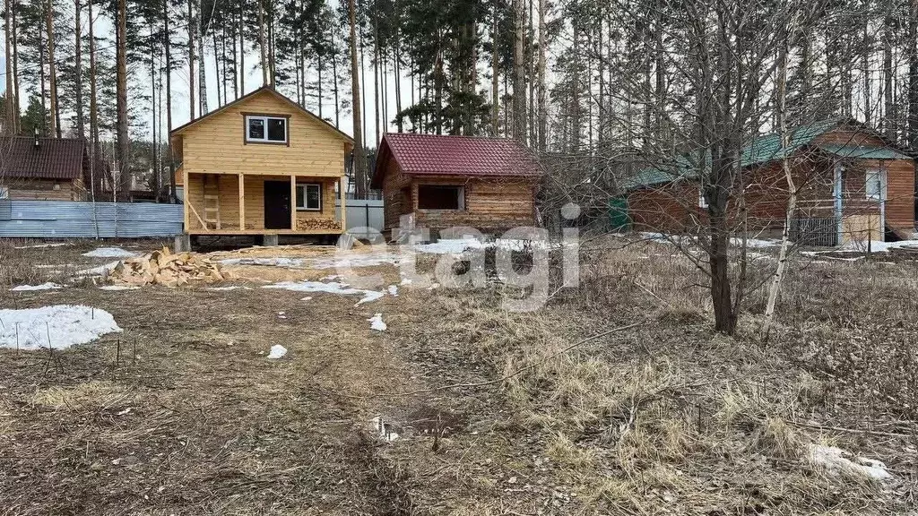 Дом в Красноярский край, Емельяновский район, Мининский сельсовет, ... - Фото 1