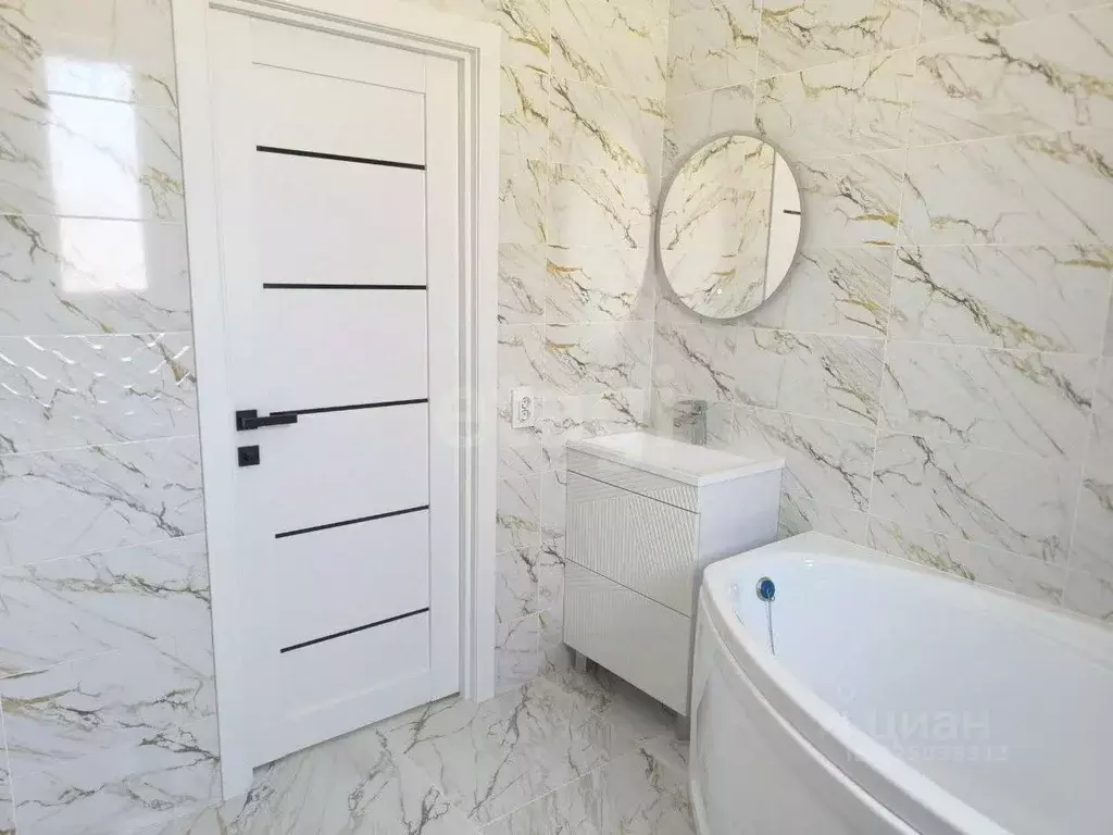 Дом в Крым, Симферопольский район, с. Мирное  (102 м) - Фото 1