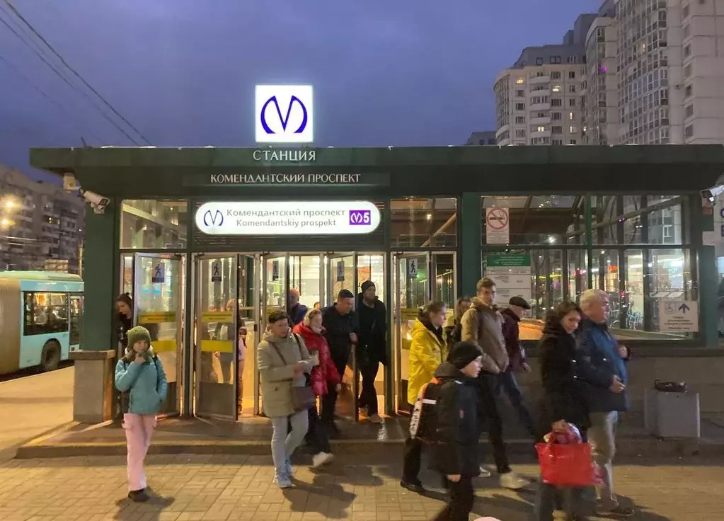 Помещение свободного назначения в Санкт-Петербург Комендантская пл., 1 ... - Фото 1