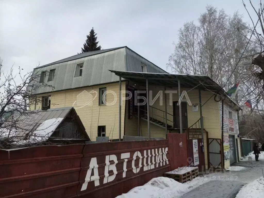 Дом в Тюменская область, Тюмень ул. Карла Маркса, 105 (390 м) - Фото 1