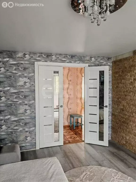 3-комнатная квартира: Торжок, 1-я улица Пугачёва, 18 (58 м) - Фото 1