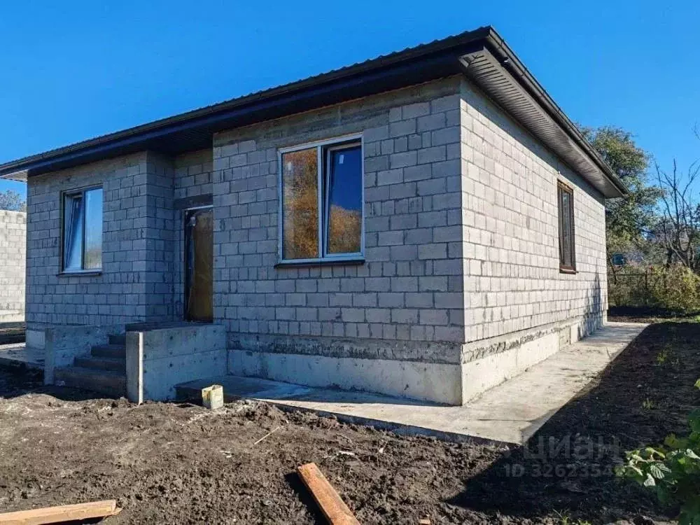 Дом в Ставропольский край, Лермонтов городской округ, с. Острогорка ... - Фото 1