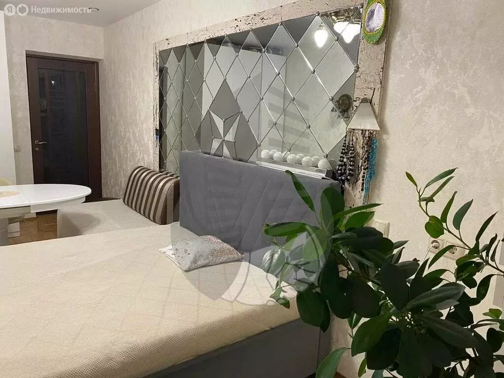 3-комнатная квартира: Краснодар, Свободная улица, 74 (60 м) - Фото 0