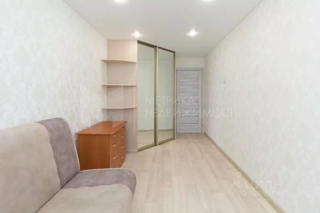 2-к кв. Тюменская область, Тюмень ул. Ветеранов Труда, 5 (47.0 м) - Фото 1