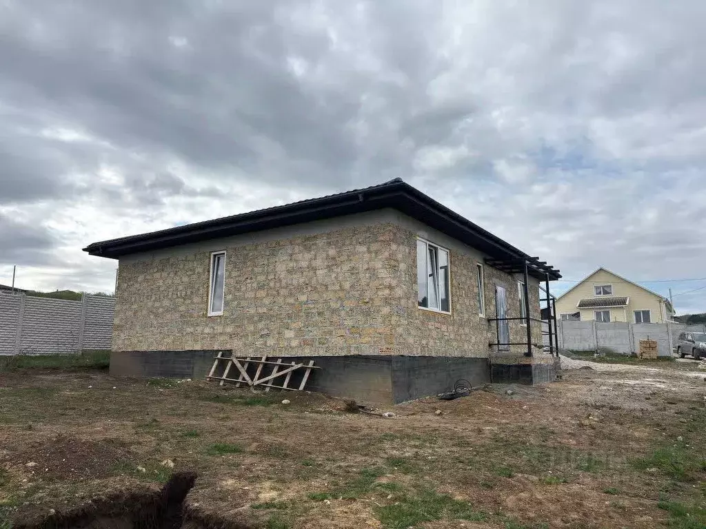 Дом в Крым, Симферопольский район, с. Доброе ул. Мерхамет (100 м) - Фото 1