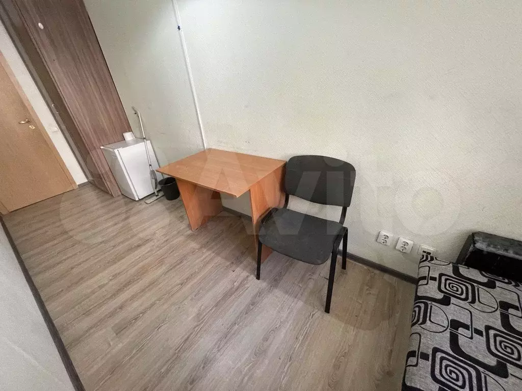 Комната 14 м в 7-к., 4/6 эт. - Фото 1