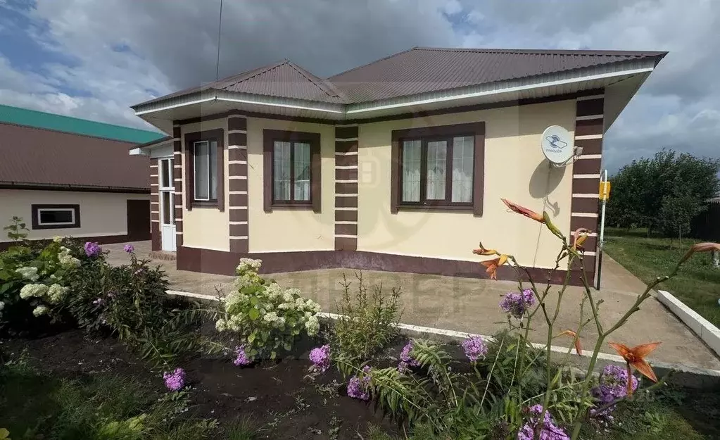 Дом в Башкортостан, Кушнаренковский сельсовет, с. Кушнаренково ул. ... - Фото 1