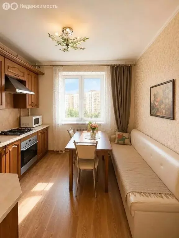 2-комнатная квартира: Строитель, улица Жукова, 7 (59 м) - Фото 1