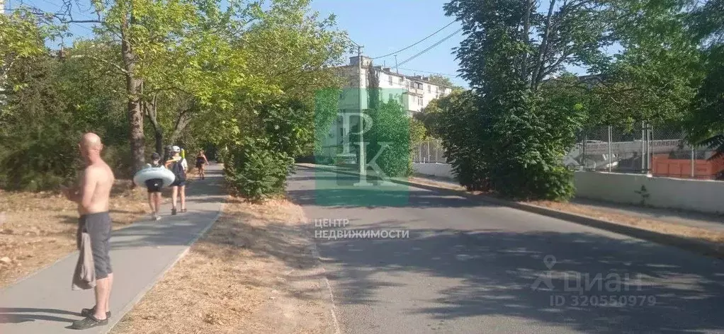 Комната Севастополь ул. Героев Подводников, 8 (13.0 м) - Фото 1