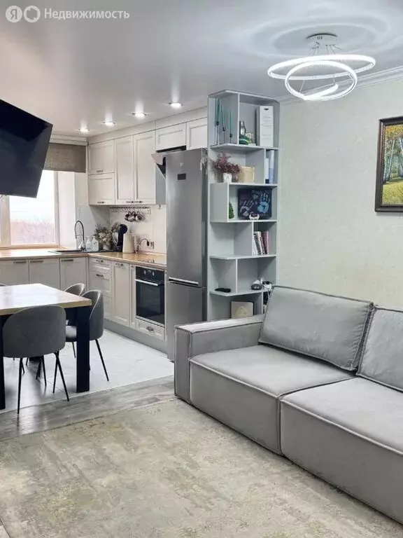 3-комнатная квартира: Саратов, улица имени Ф.А. Блинова, 52 (62.4 м) - Фото 1