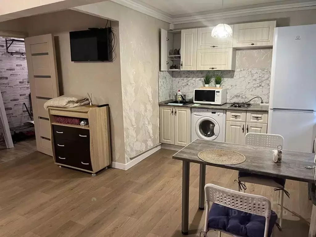 Студия Астраханская область, Астрахань ул. Яблочкова, 25 (32.0 м) - Фото 2