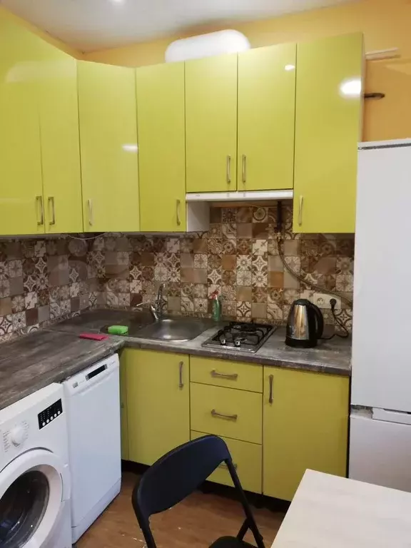 Комната 18 м в 3-к., 3/5 эт. - Фото 1