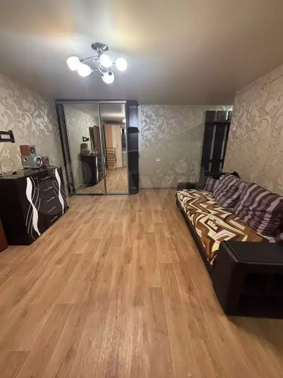 2-к. квартира, 42 м, 5/5 эт. - Фото 1