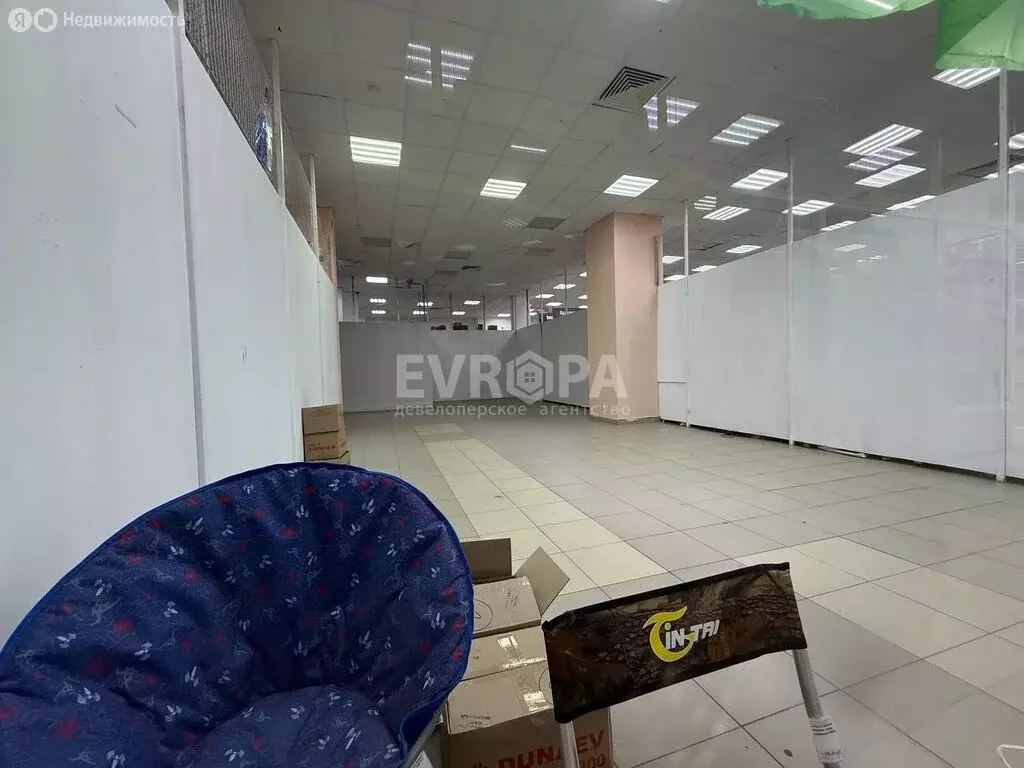 Торговая площадь (100 м) - Фото 0