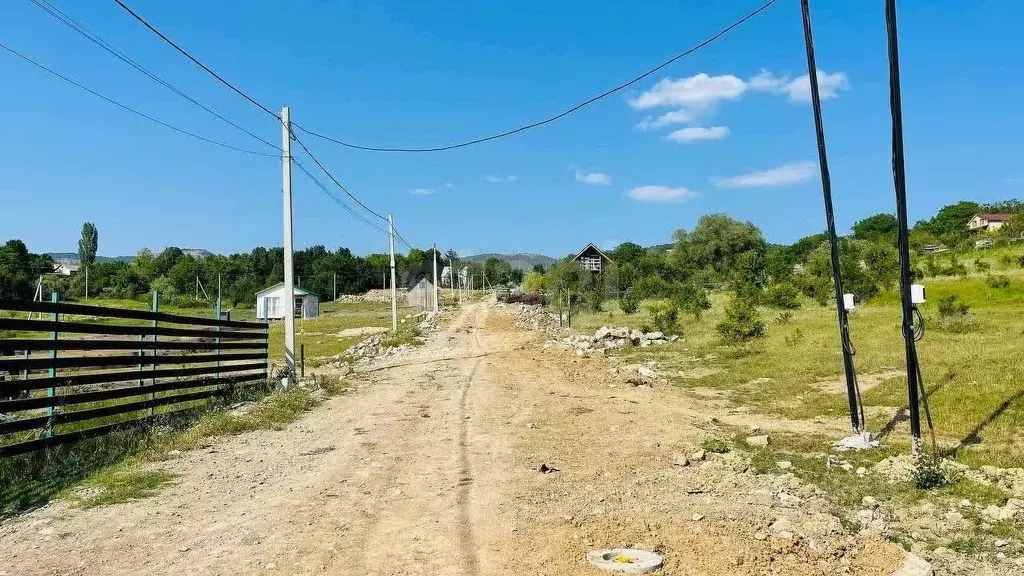 Участок в Севастополь с. Передовое, ул. Минчугова, 10 (5.61 сот.) - Фото 0