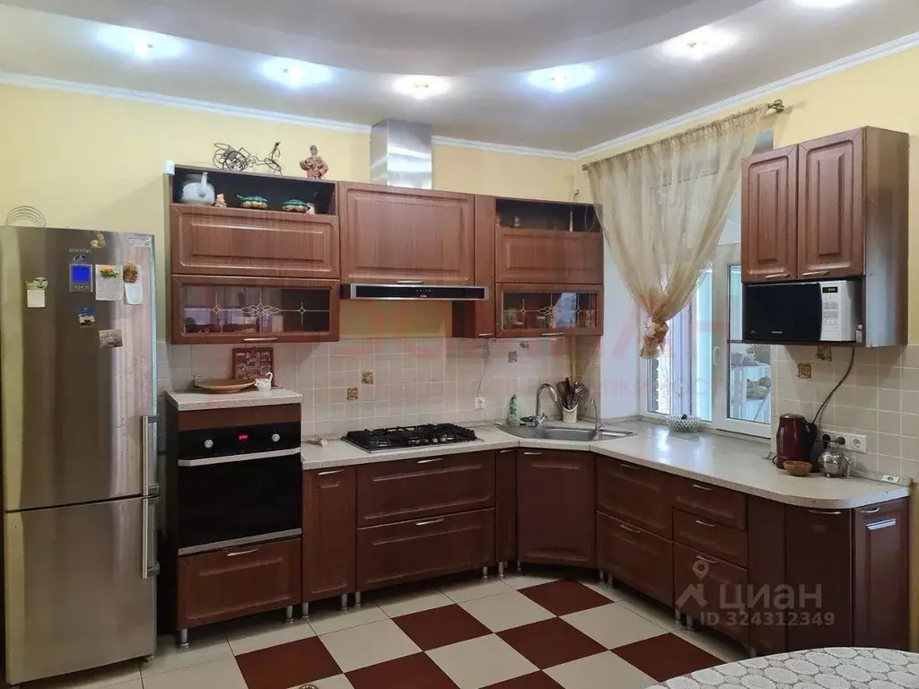 Коттедж в Ростовская область, Волгодонск ул. Гагарина, 57Г (273 м) - Фото 1