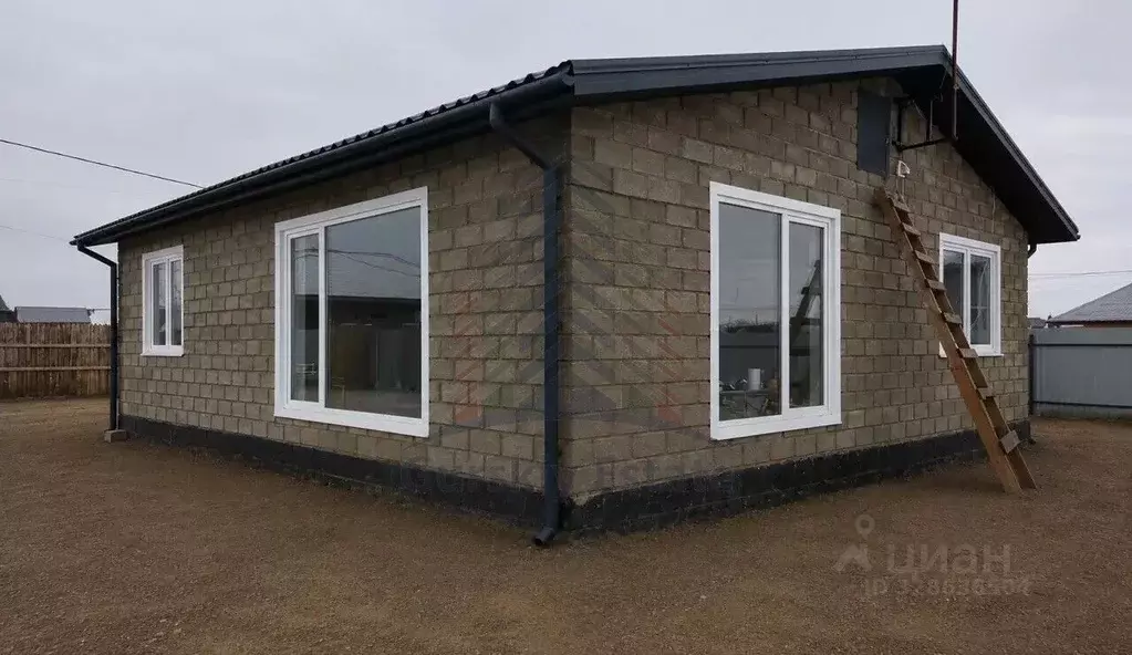 Дом в Красноярский край, Сосновоборск пер. Центральный, 6 (100 м) - Фото 1