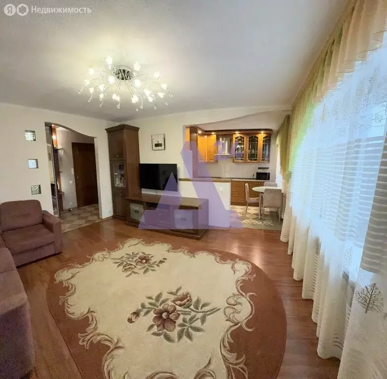 3-комнатная квартира: Барнаул, улица Попова, 93 (55 м) - Фото 0