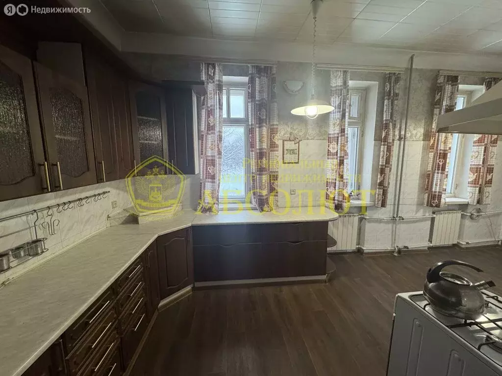 Квартира-студия: Ревда, улица Максима Горького, 6 (84.8 м) - Фото 1