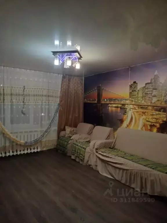 3-к кв. Ульяновская область, Ульяновск ул. Димитрова, 2 (65.0 м) - Фото 0