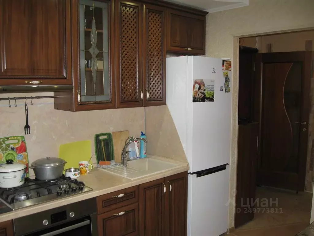 3-к кв. Ростовская область, Шахты ул. Ленина, 131 (65.0 м) - Фото 0
