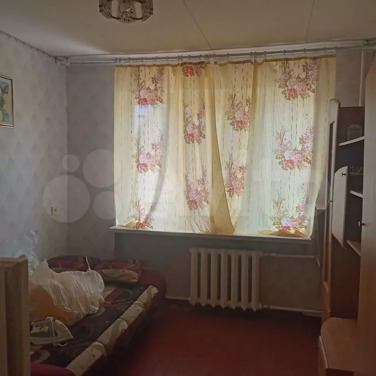 Комната 10,7 м в 4-к., 1/5 эт. - Фото 0