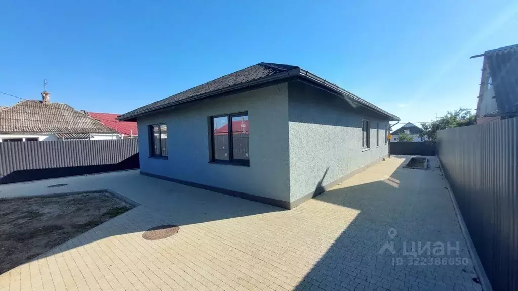 Дом в Краснодарский край, Темрюк ул. Кириллова, 4 (119 м) - Фото 1