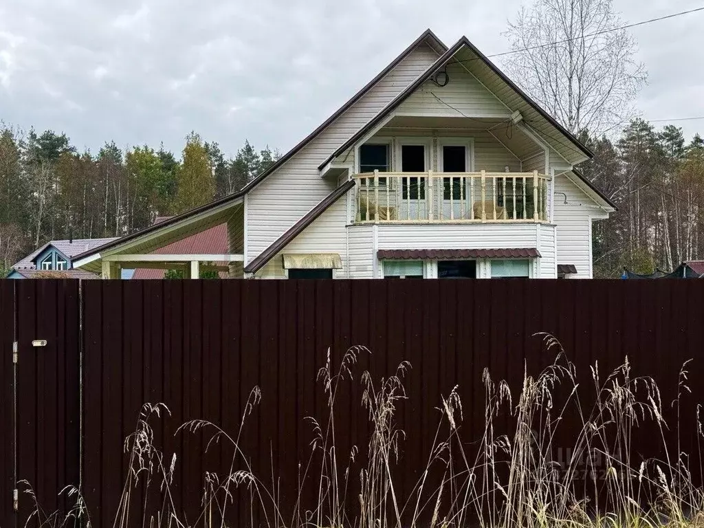 Дом в Ленинградская область, Выборгский район, Рощинское городское ... - Фото 1