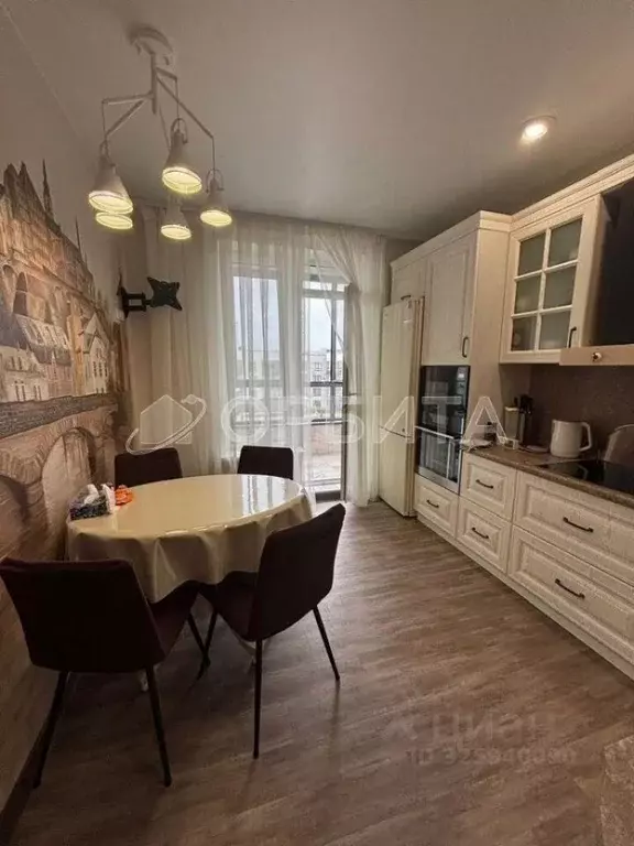 3-к кв. Тюменская область, Тюмень ул. Федюнинского, 30к3 (83.6 м) - Фото 1